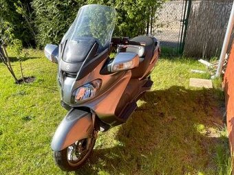 Suzuki Burgman 650 Executive - málo km, nízká cena