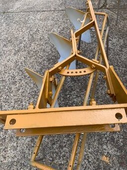 Prodám tříradličný pluh za malotraktor - 1