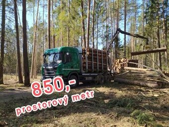 Palivové dřevo celý kamión