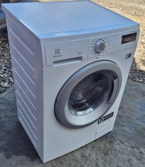 ELECTROLUX SE SUŠIČKOU ZÁRUKA DOPRAVA INSTALACE