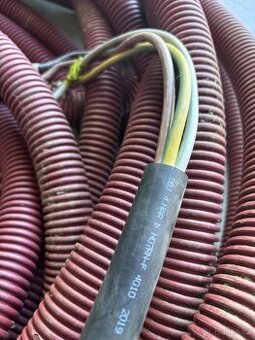 KABEL 40m h07rn-f 4g10 v chráničce