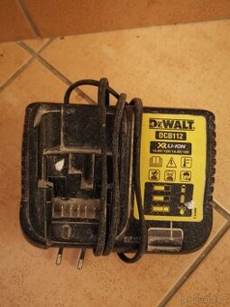 Nabíječka na baterie Dewalt max 18V