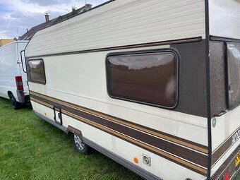 Karavan obytný knaus azur
