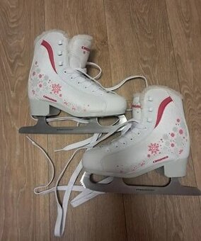 Lední brusle dívčí pěkný stav