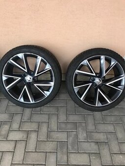 Prodám 4x zimní 5x112 alu kola VEGA 235/40/R19 ET44.
