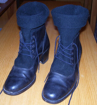 Kožené kotníkové boty šněrovací vel.40-41 černé