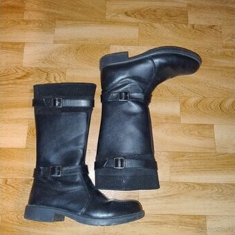 Dívčí vysoké kožené kozačky