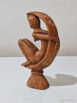 Stará dřevěná soška