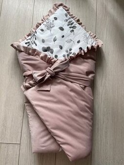 Zavinovačka pudrová s volánem