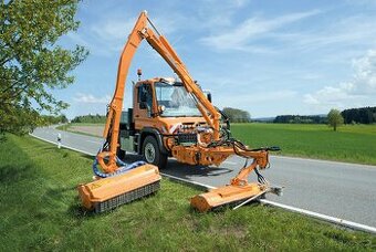 Příkopový mulčovač na Mercedes Unimog