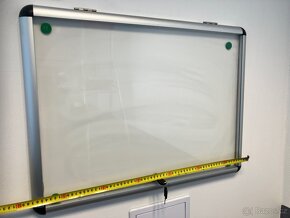 Nástěnka uzamykatelná