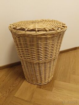 Proutěný koš, ideální na prádlo