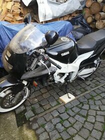 Yamaha FZR 1000 r.v.90