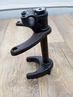 Čz 125 T krk, sloupek, upínka řídítek