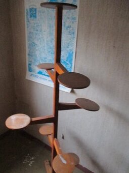 Retro stojan na květiny