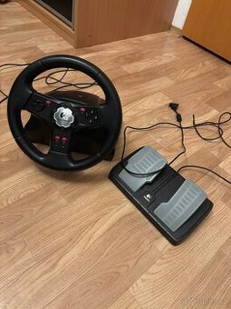 Logitech volant + pedály – funkční - 1