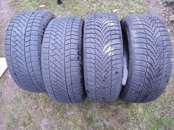 Zimní pneu 235/55/17