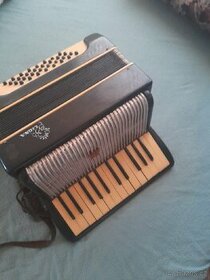 Prodám funkční harmoniku