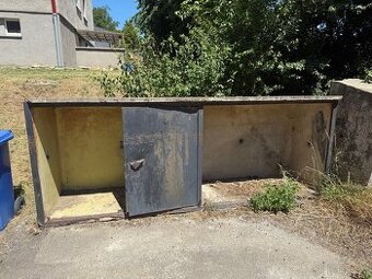 Vyvýšený záhon , kryt na popelnice, nadrž na vodu