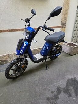 Elektroskútr RACCEWAY e-BABETA
