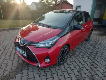 Toyota Yaris 1,5 Hybrid 9/2016  33tkm nové v ČR