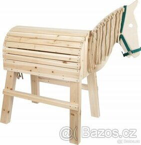 Dřevěný kůň pro děti