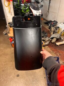 Kawasaki zx7r prodloužený spz plast