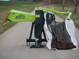 Štěpkovač špalíkovač za traktor s řemenovým převodem
