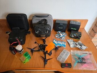 2x FPV dron, sada vysílačka Radiomaster Boxer, 1x brýle