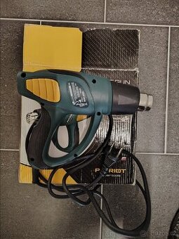 Horkovzdušná pistole Patriot HP1800.