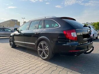 Škoda Superb combi 2.0 TDI 125 kw DSG.   MAXIMÁLNÍ VÝBAVA