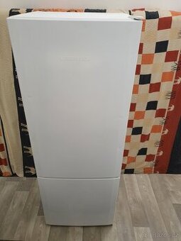 lednice LIEBHERR A+ s mrazákem dole