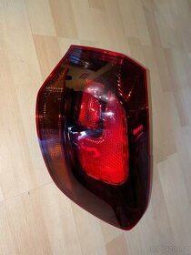 Nové pravé zadní světlo Astra J combi 2009-2015 - 1