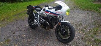 BMW R nine racer