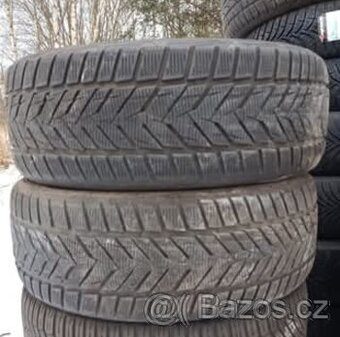 2ks zimní 225/40 R19 93Y Vredestein
