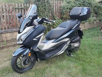 Honda Forza 300