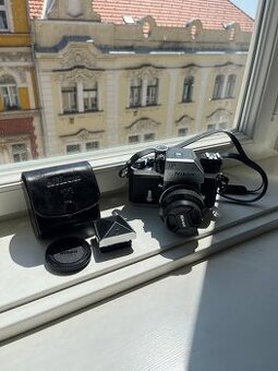 Nikon F + príslušenství