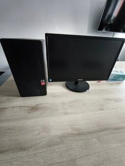 Stolní PC HP + monitor