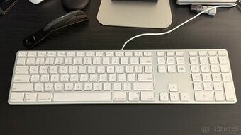 Apple bezdrátová klávesnice s numerickou A1843