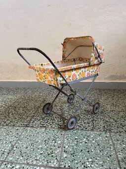 Kočárek pro panenky