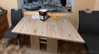 Jídelní stůl a židle - 1