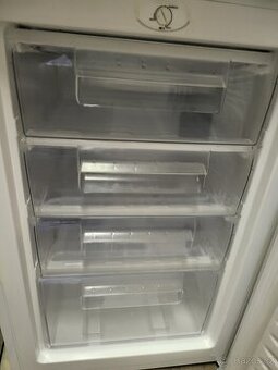 Mrazák 92L, malá spotřeba 0,48kWh
