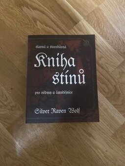 Slavná a starodávná kniha stínu