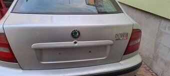 Páté kufrove  dveře škoda Octavia1
