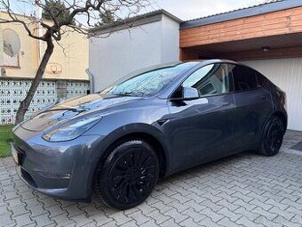 Tesla model Y Long Range Dual Motor