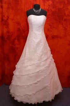 Levné svatební šaty vhodné i na věneček ve vel.44