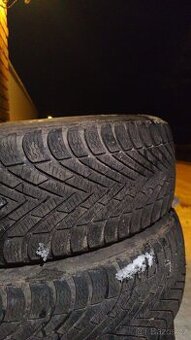 Prodám zimní pneu Pirelli 205/55 R17