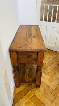 Dřevěná komoda z masivu - 1