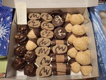 vánoční cukroví, poslední  zlevněné krabičky