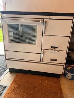 Kuchyňská kamna s troubou